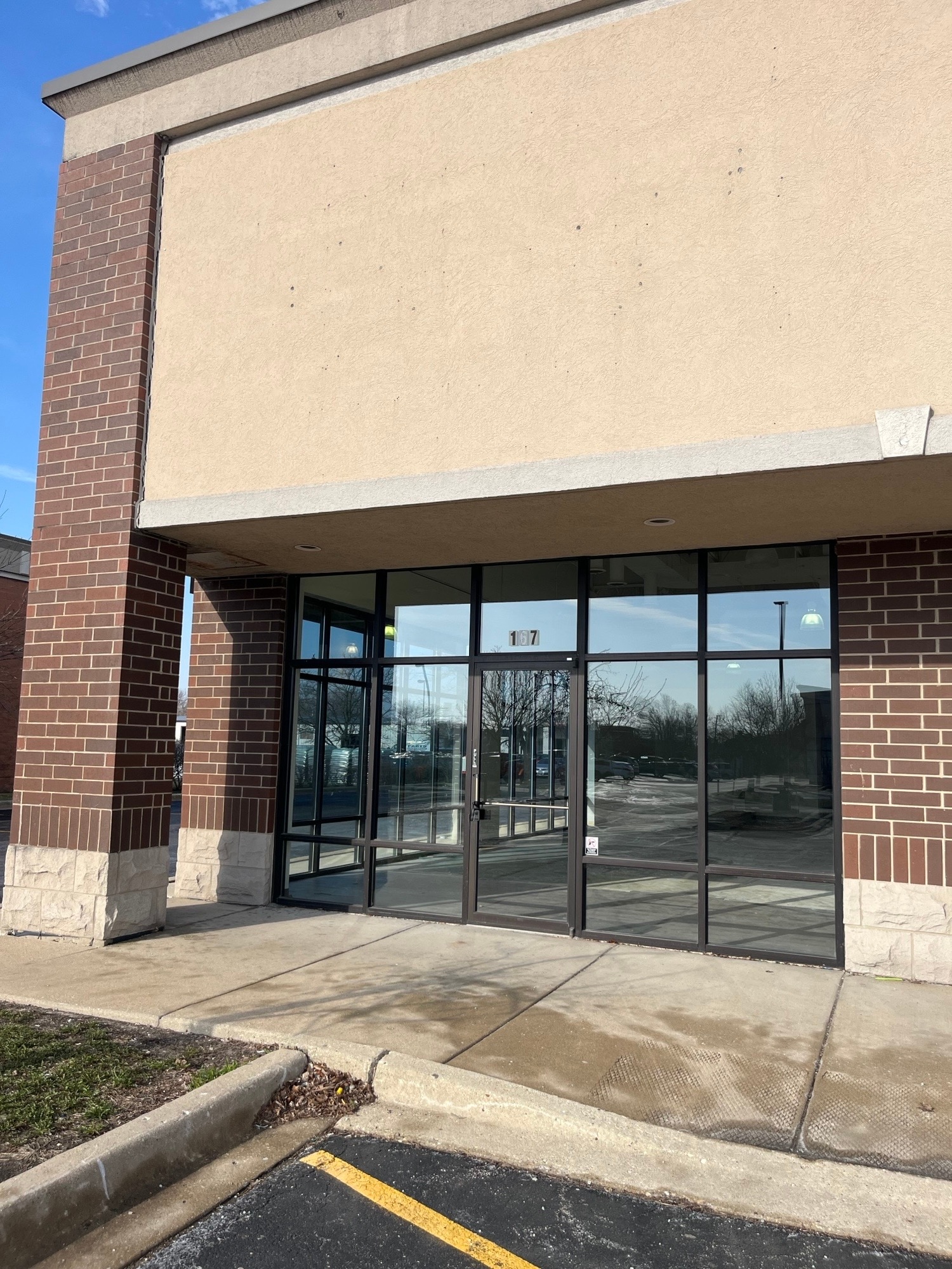 5019 Ace Ln, Naperville, IL for lease Interior Photo- Image 1 of 6