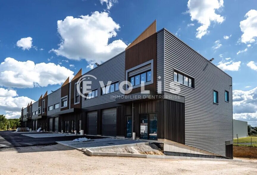 Rue Du Poteau, Courtry for sale - Building Photo - Image 3 of 6