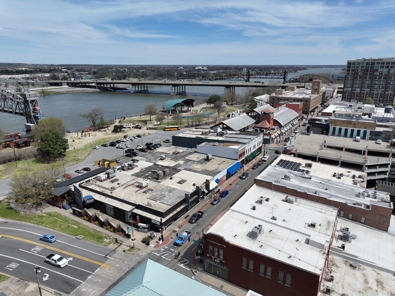 300 President Clinton Ave, Little Rock, AR for lease - Building Photo - Image 2 of 26