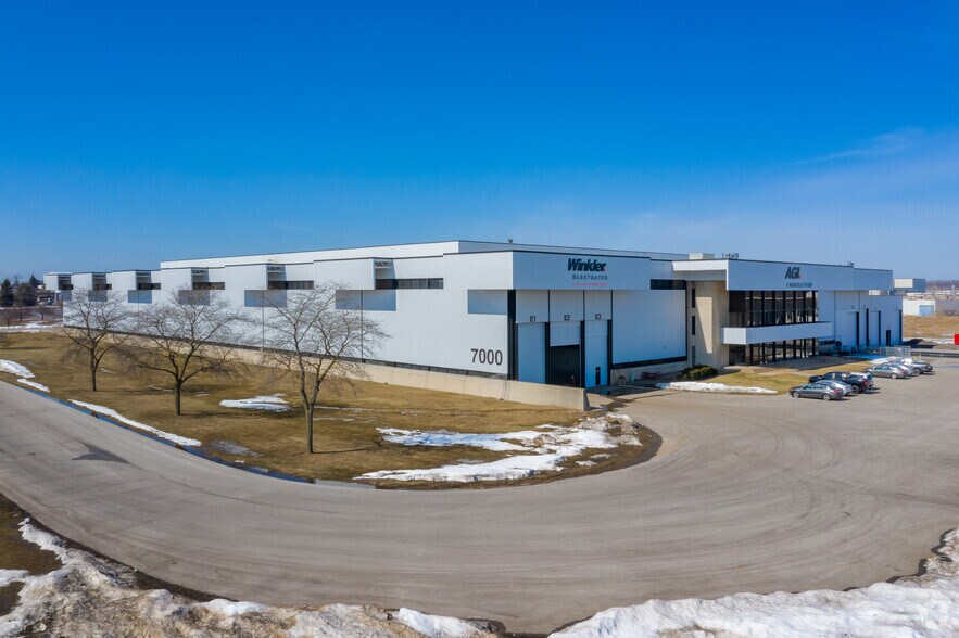 7100 W Calumet Rd, Milwaukee, WI for lease - Building Photo - Image 3 of 6