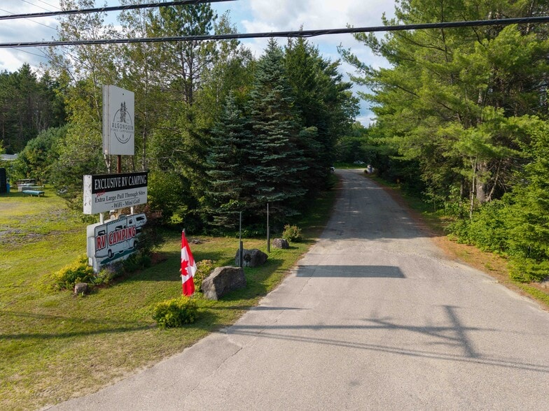 2883 HWY-60, Dwight, ON à vendre - Photo du bâtiment - Image 2 de 76