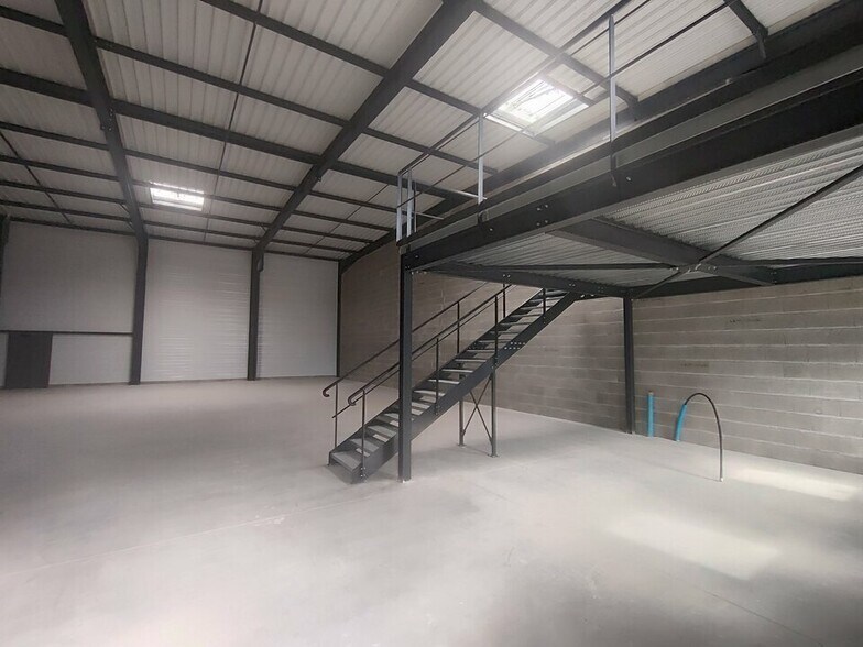 Flex in LES ABRETS for sale - Building Photo - Image 2 of 8