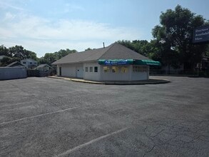 4509 Rainbow Blvd, Kansas City, KS for lease Interior Photo- Image 2 of 5