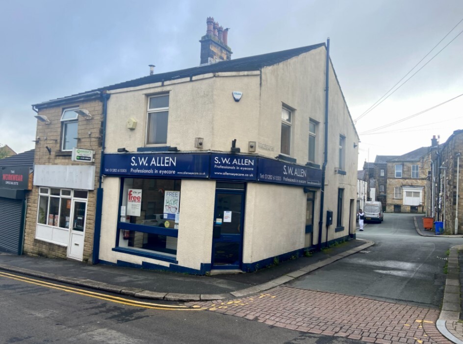 1 Railway St, Brierfield for sale Primary Photo- Image 1 of 3