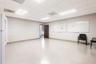 1982-1984 Obispo Ave, Signal Hill, CA for lease Interior Photo- Image 2 of 5