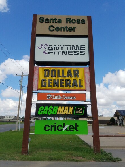 905 Hillcrest Dr, Vernon, TX à louer - Photo du bâtiment - Image 3 de 4