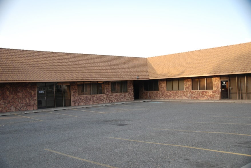 100 N Fruitland St, Kennewick, WA for lease - Building Photo - Image 2 of 101