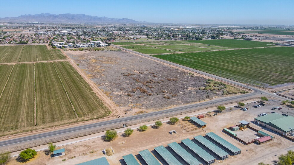 NWC of Miller & Hazen Rds, Buckeye, AZ à vendre - Photo du bâtiment - Image 3 de 10
