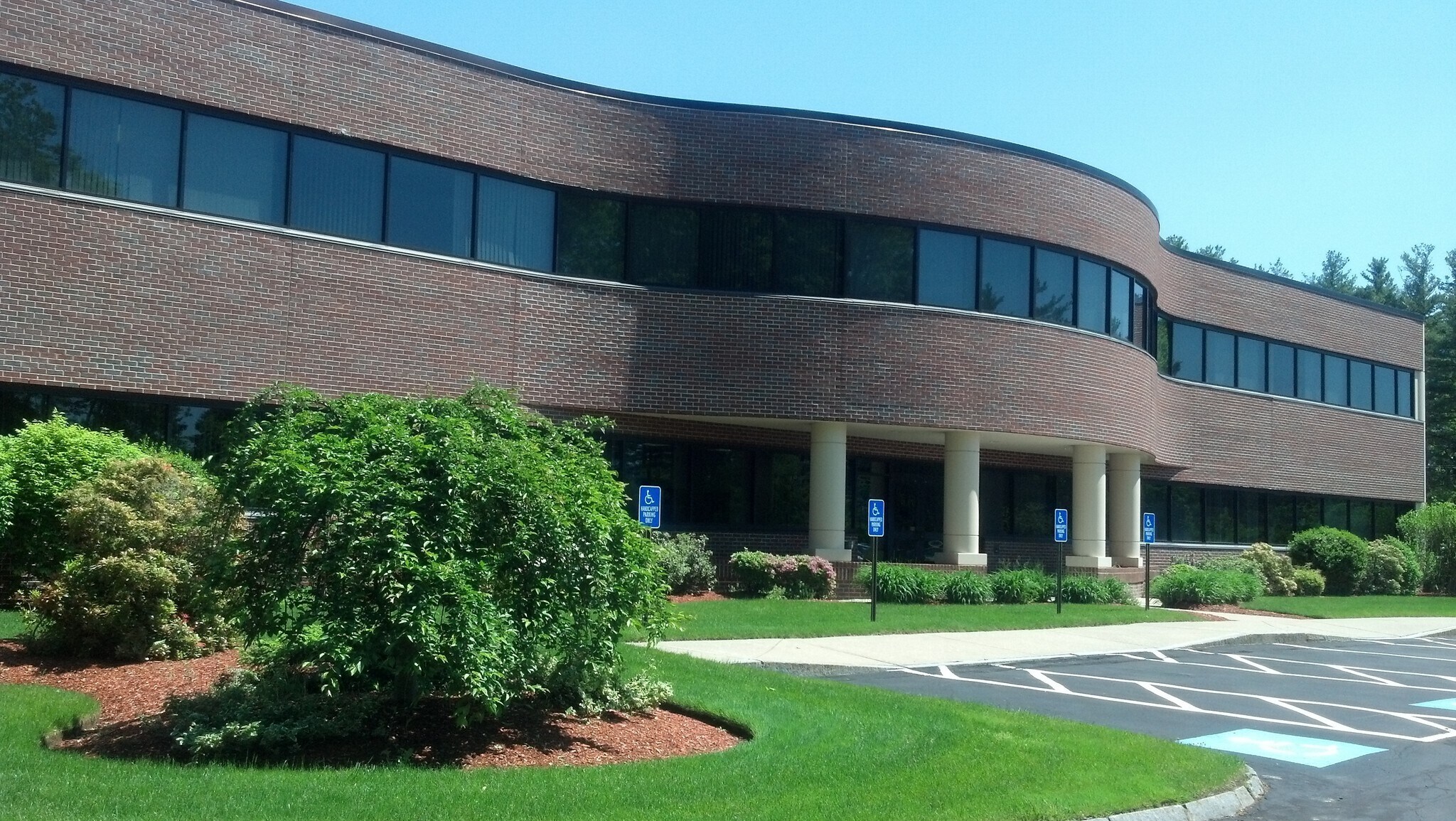 15 N Southwood Dr, Nashua, NH for lease Building Photo- Image 1 of 6