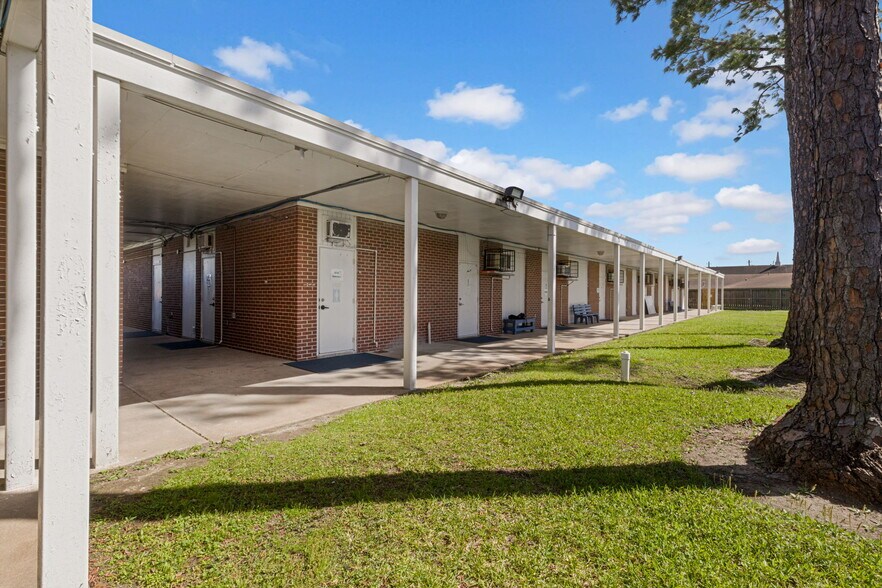 11503 Martin Luther King Blvd, Houston, TX à vendre - Photo du bâtiment - Image 2 de 16