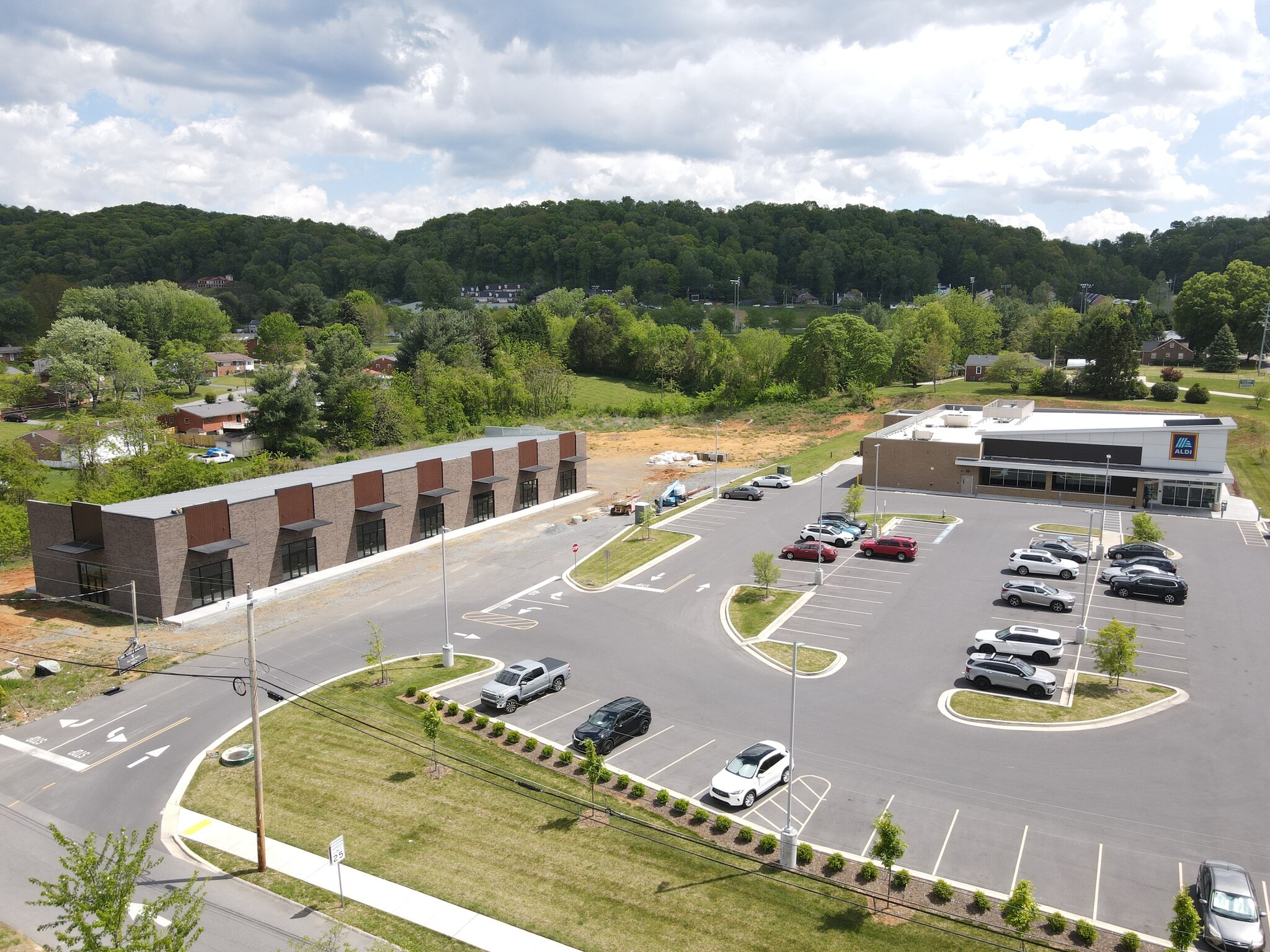 110 Whitewood Blvd, Johnson City, TN for lease Interior Photo- Image 1 of 10