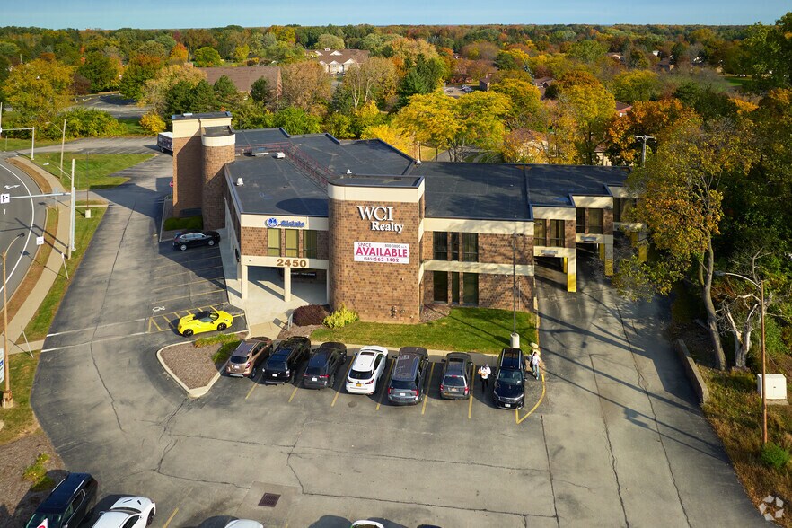 2450 Ridge Rd W, Rochester, NY à vendre - Photo du bâtiment - Image 3 de 43