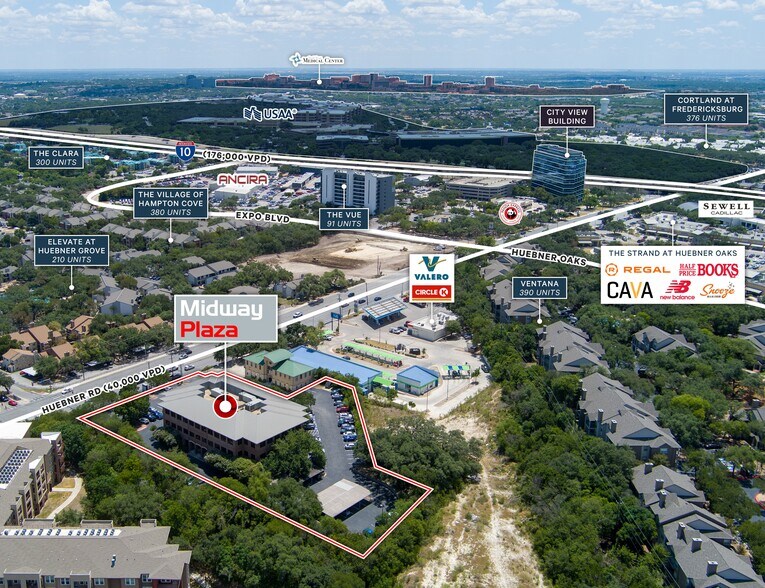 11467 Huebner Rd, San Antonio, TX à vendre - Photo du bâtiment - Image 2 de 11