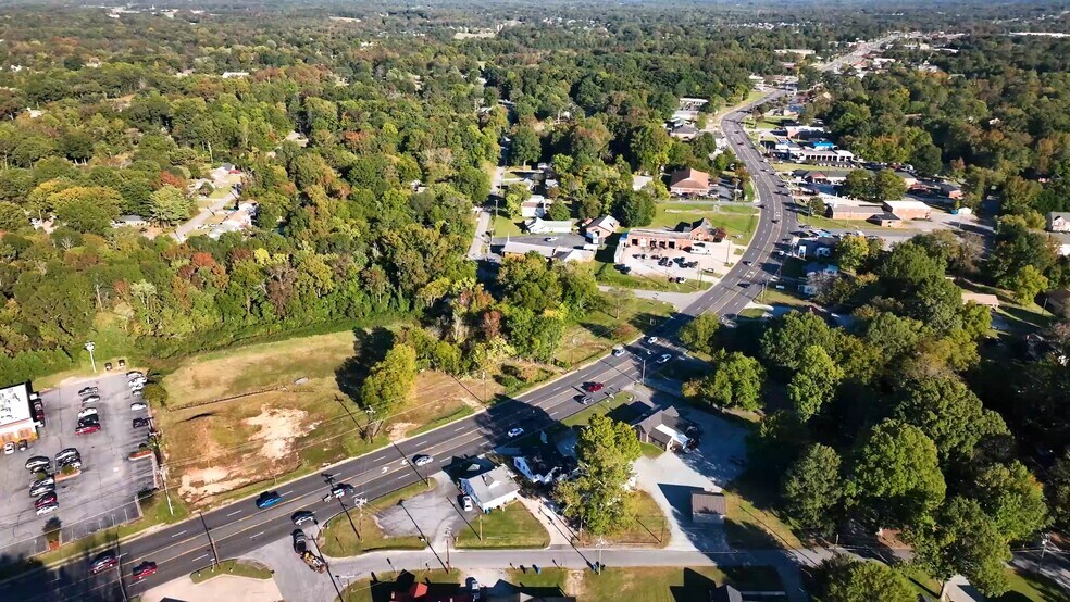 107 Julian Ave, Archdale, NC à vendre - Vidéo sur l’inscription commerciale - Image 2 de 8