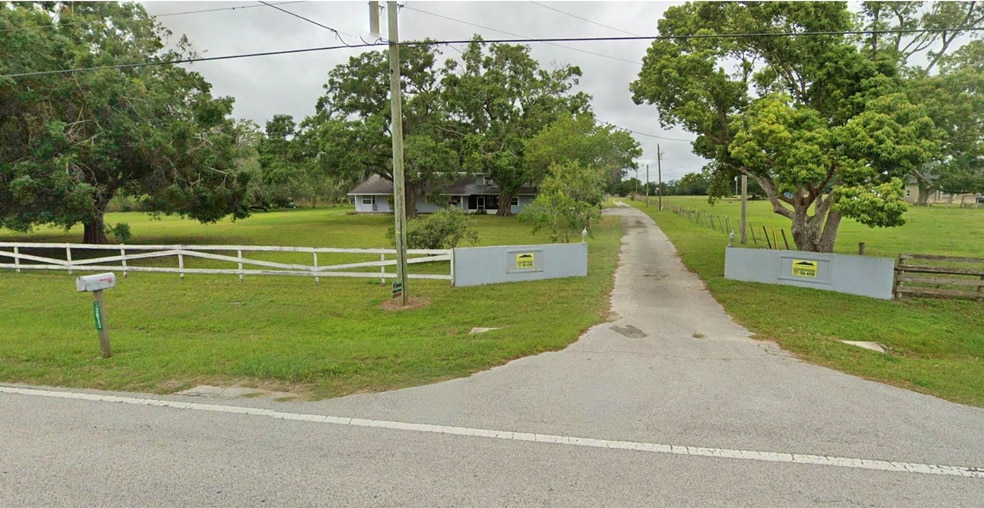 13833 Bellamy Brothers Blvd, Dade City, FL for sale - Building Photo - Image 2 of 3
