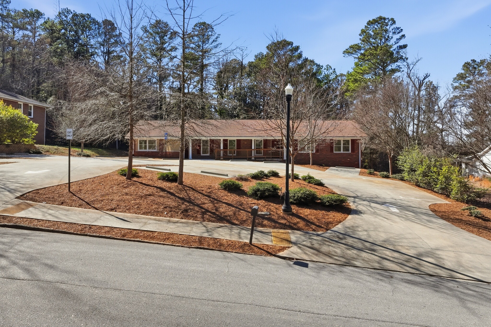 2239 Scenic Dr, Snellville, GA for sale Primary Photo- Image 1 of 46