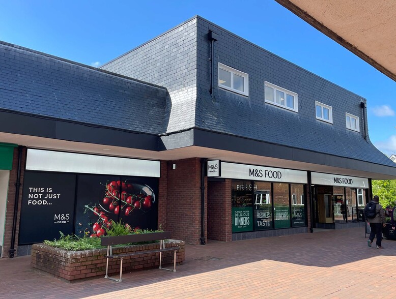 3-4 Crown Mead, Wimborne for lease - Primary Photo - Image 1 of 6