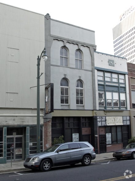 126 Monroe Ave, Memphis, TN for sale - Building Photo - Image 2 of 3