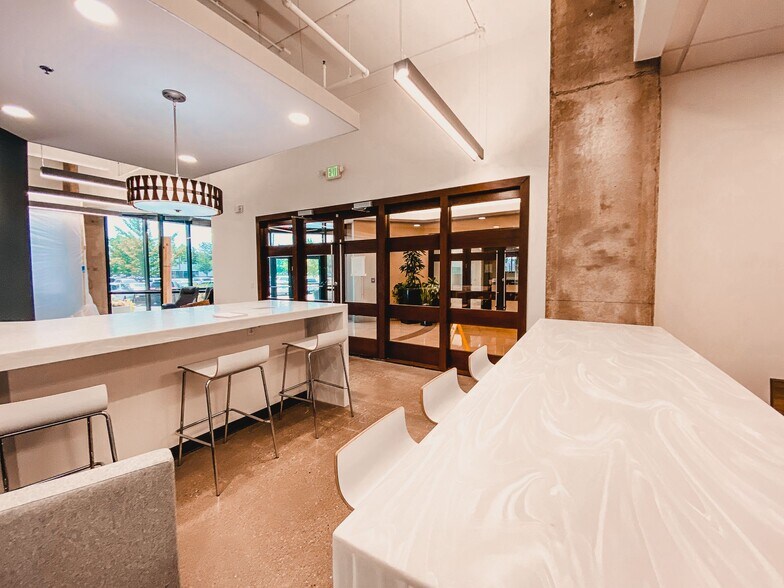 8500 Keystone Crossing, Indianapolis, IN à louer - Photo intérieure - Image 3 de 4