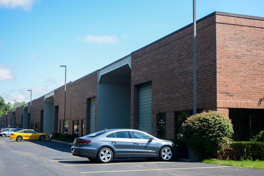 888 E Belvidere Rd, Grayslake, IL à louer - Photo du bâtiment - Image 3 de 9