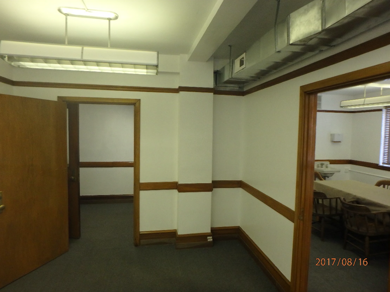 119 Center Ave, Weston, WV for lease - Interior Photo - Image 2 of 3