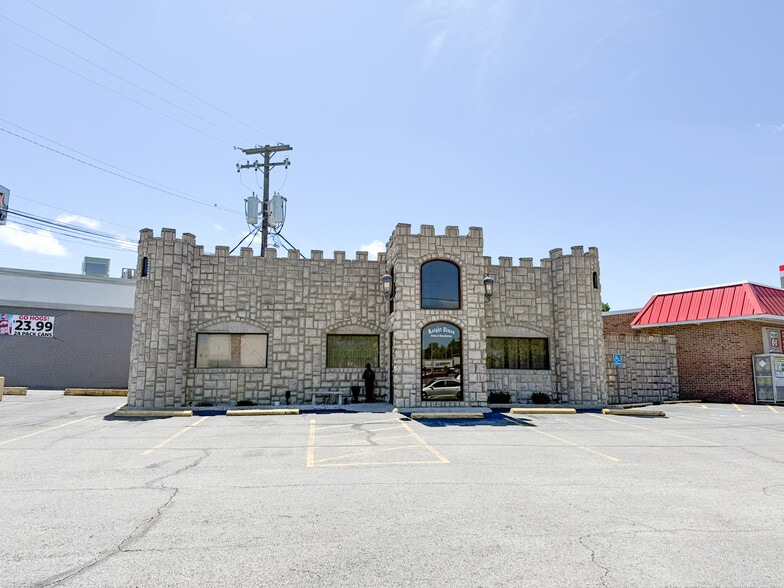 3014 N College Ave, Fayetteville, AR for sale - Building Photo - Image 3 of 13