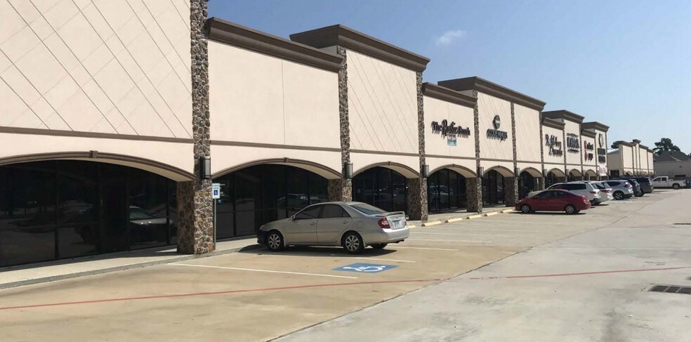 9702 Spring Cypress Rd, Spring, TX à louer - Photo du bâtiment - Image 3 de 5