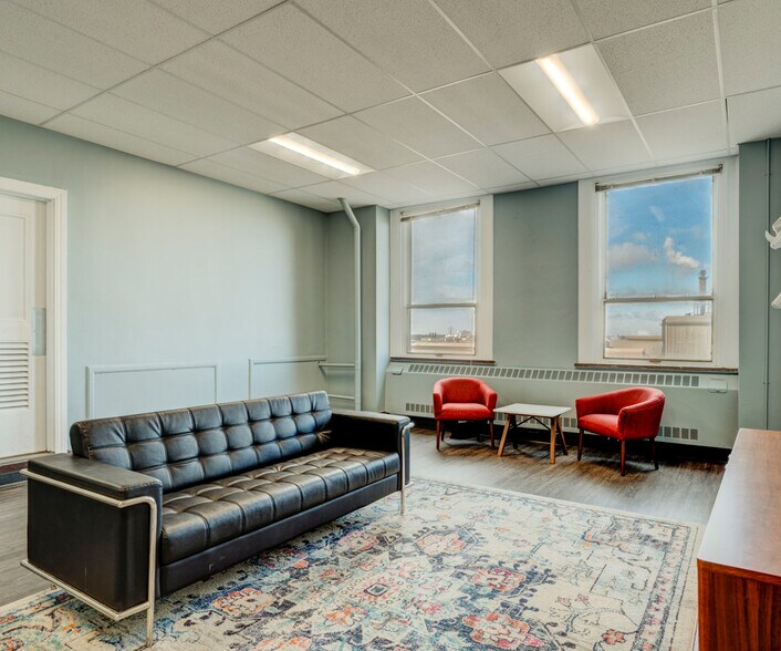 3100 E 45th St, Cleveland, OH à louer - Photo intérieure - Image 3 de 7