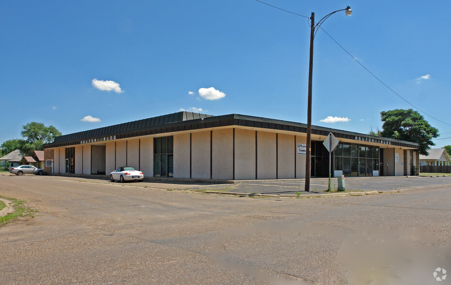 812 W 8th St, Plainview, TX à louer - Photo principale - Image 1 de 7