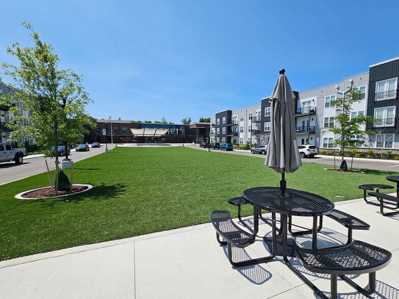 5031 Delhi Rd, Cincinnati, OH à louer - Photo du bâtiment - Image 3 de 13