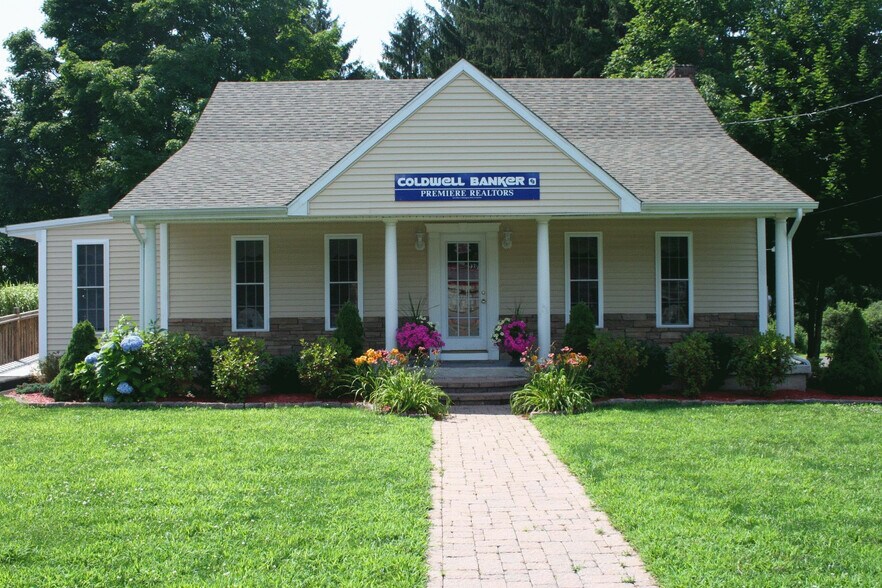 142 Queen St, Southington, CT à vendre - Photo du bâtiment - Image 1 de 7