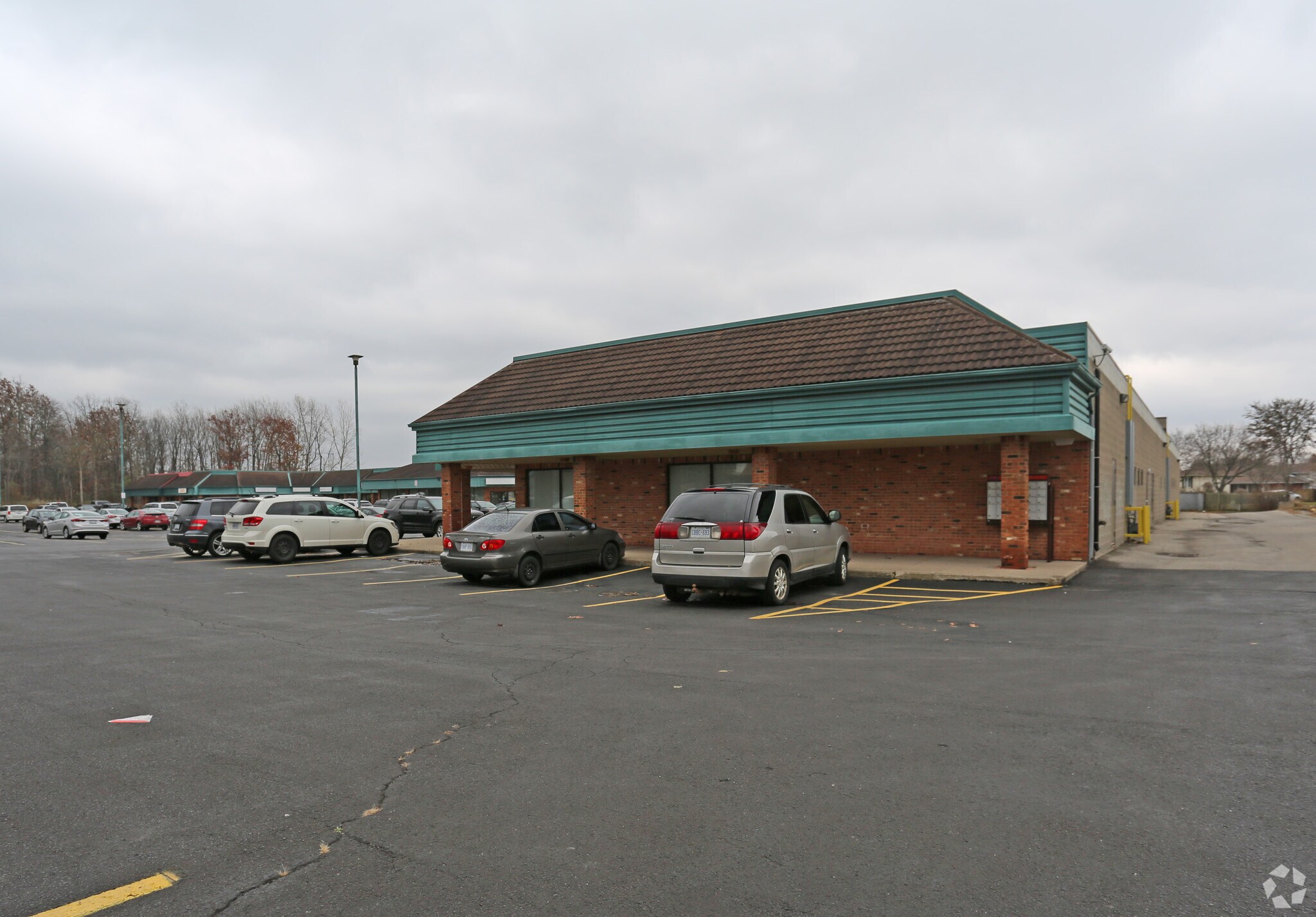 6080 Mcleod Rd, Niagara Falls, ON for sale Primary Photo- Image 1 of 1