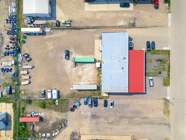 5201 63 St, Lloydminster, AB à louer - Photo du bâtiment - Image 2 de 8