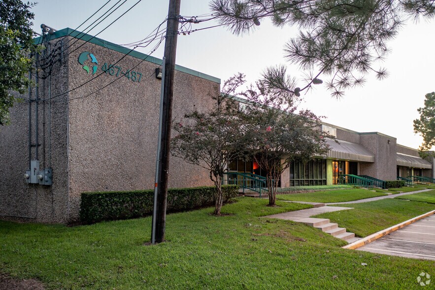 467-487 W 38th St, Houston, TX à louer - Photo du bâtiment - Image 3 de 5