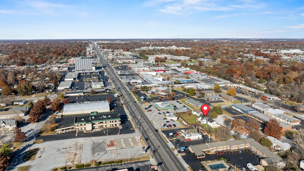 2039 S Brentwood Blvd, Springfield, MO for sale - Building Photo - Image 3 of 20