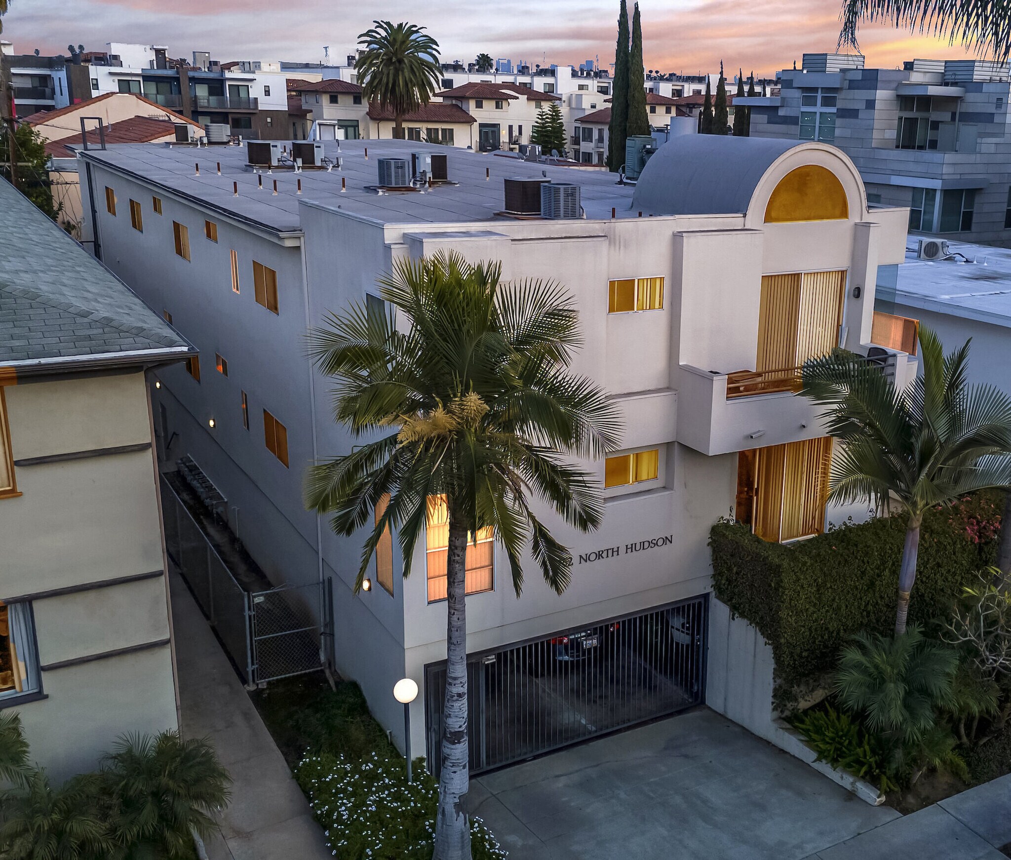 752 N Hudson Ave, Los Angeles, CA à vendre Photo du bâtiment- Image 1 de 1