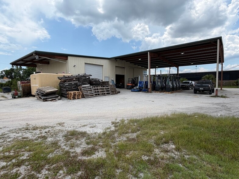 325 Dane Ln, Longwood, FL à louer - Photo du bâtiment - Image 2 de 12