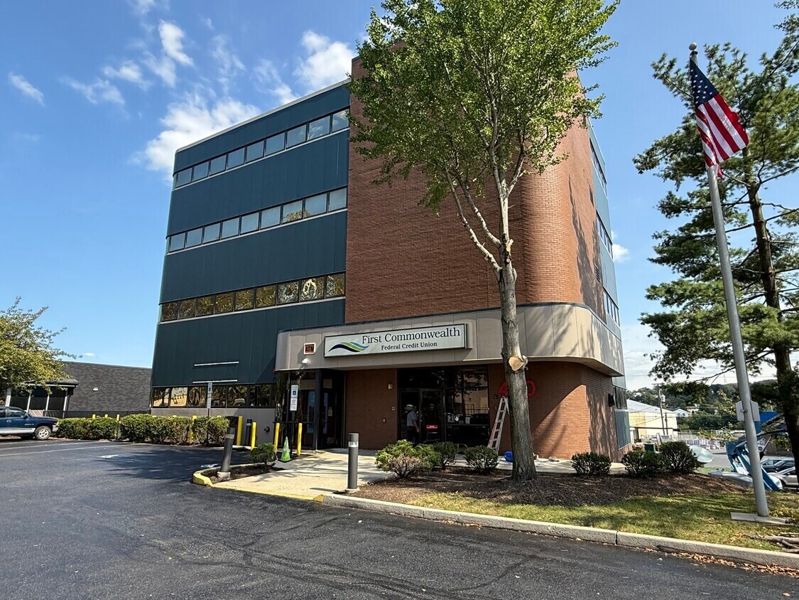 446-450 Union Blvd, Allentown, PA for lease Building Photo- Image 1 of 4