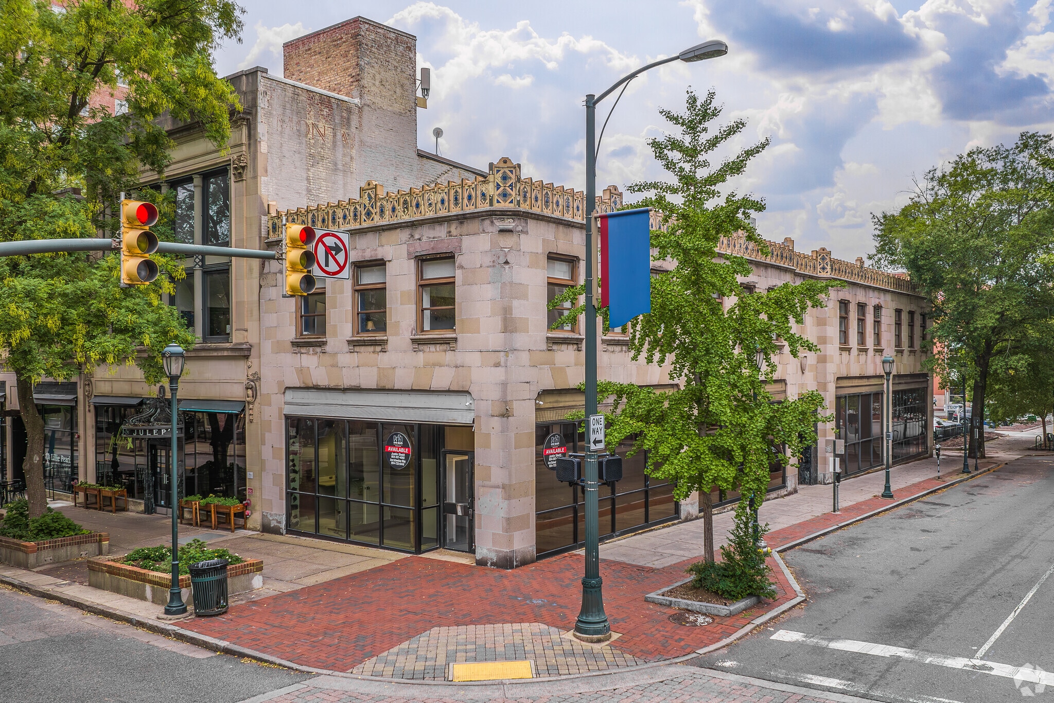 424 E Grace St, Richmond, VA for lease Building Photo- Image 1 of 36