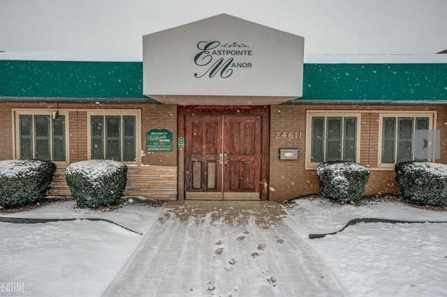 24611 Gratiot Ave, Eastpointe, MI for sale - Primary Photo - Image 1 of 50