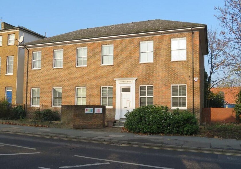 5 The Avenue, Egham for lease - Building Photo - Image 1 of 4