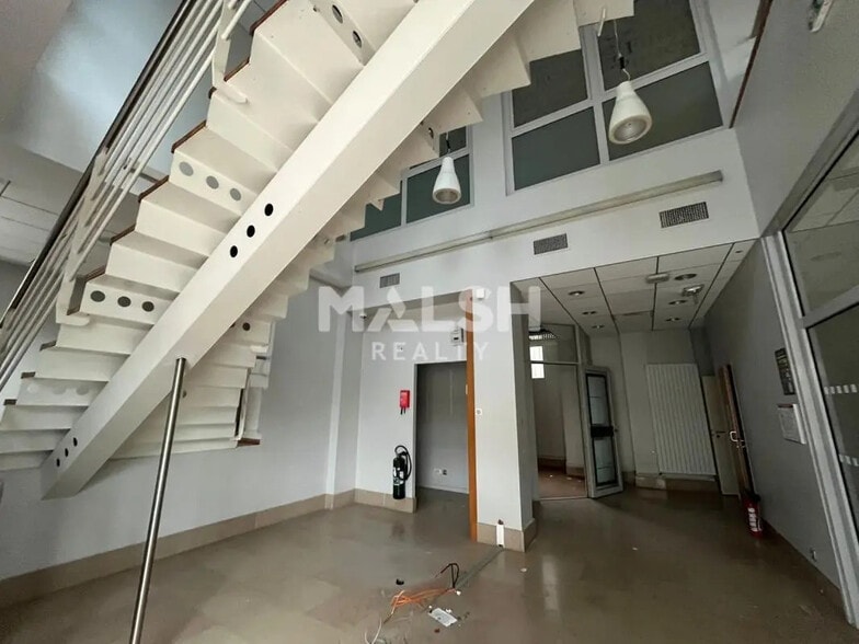 Retail in Villeurbanne for lease - Interior Photo - Image 2 of 12