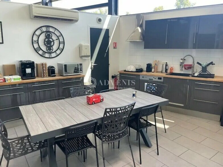 Bureau dans Bussy-Saint-Martin à louer - Photo du bâtiment - Image 3 de 8