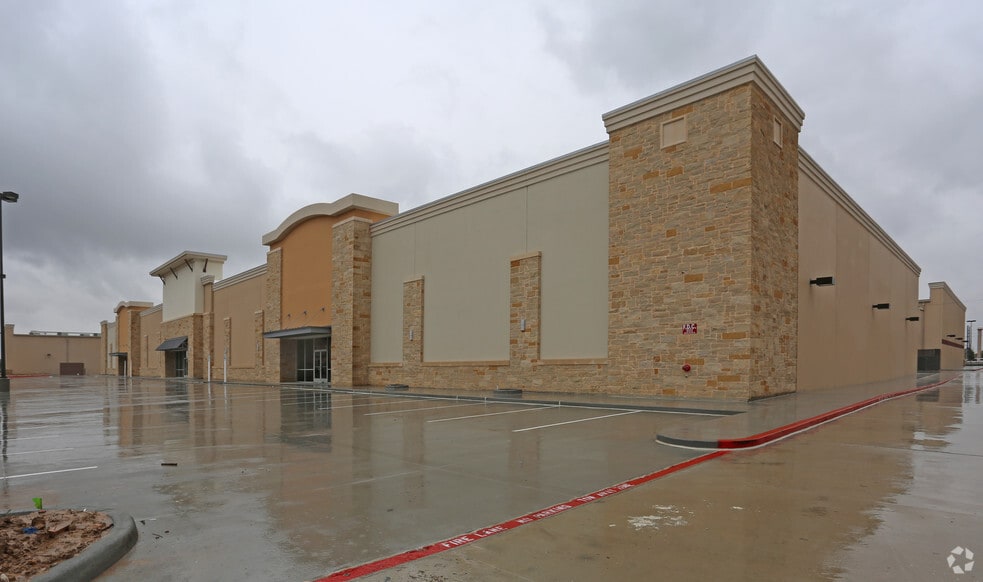 24984 Katy Fwy, Katy, TX for lease - Building Photo - Image 2 of 2