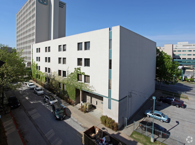 1133 S Utica Ave, Tulsa, OK for lease - Primary Photo - Image 1 of 9