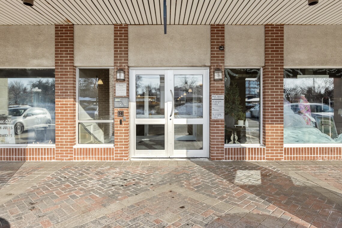 2039 Robertson Rd, Ottawa, ON à louer Photo intérieure- Image 1 de 6