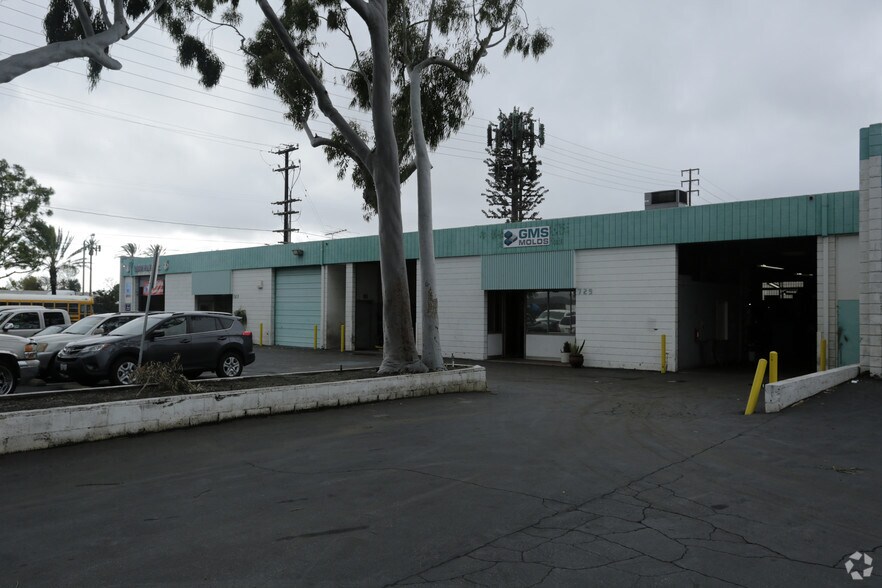 727-729 E 223rd St, Carson, CA for sale - Building Photo - Image 2 of 9