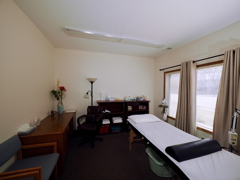 2978 Rice St, Little Canada, MN for lease - Building Photo - Image 2 of 3