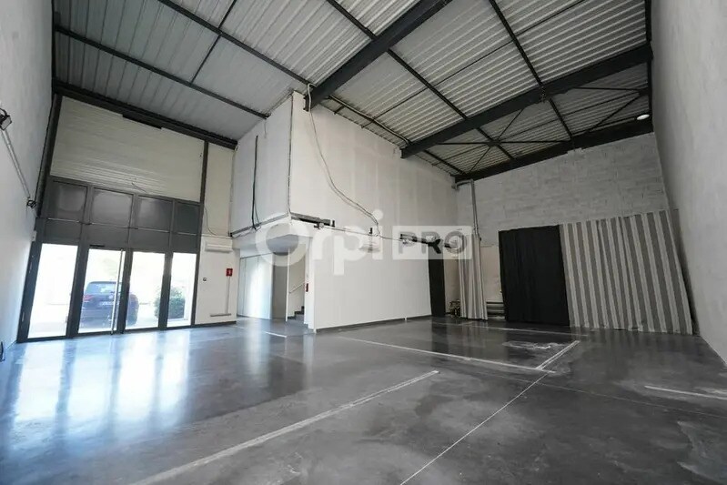89 Avenue Des Bruyères, Décines-Charpieu for lease - Interior Photo - Image 1 of 9