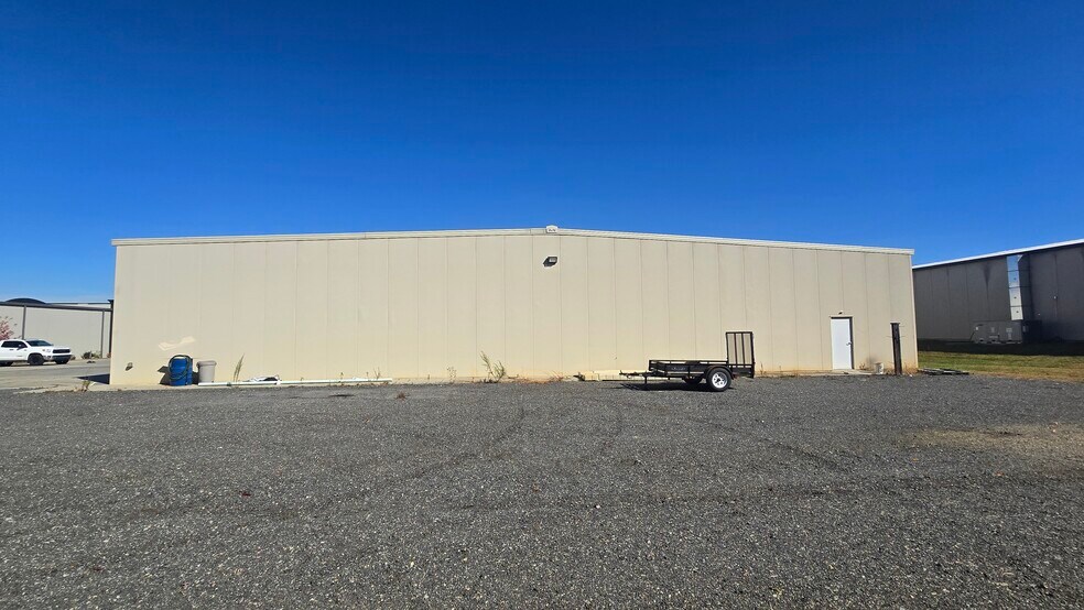 197 Thunder Rd, Mooresville, NC for lease - Building Photo - Image 3 of 23